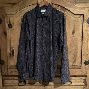 Mizzen + Main Leeward performance dress shirt size Large standard fit.